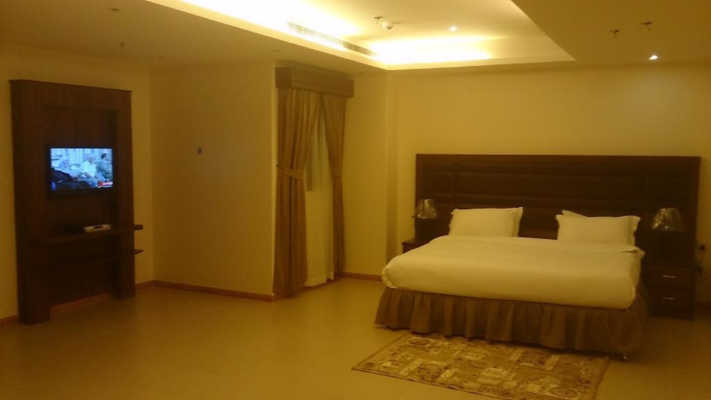 Aparthotel Roseline 4*
