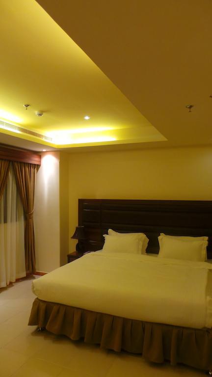 Aparthotel Roseline 4*
